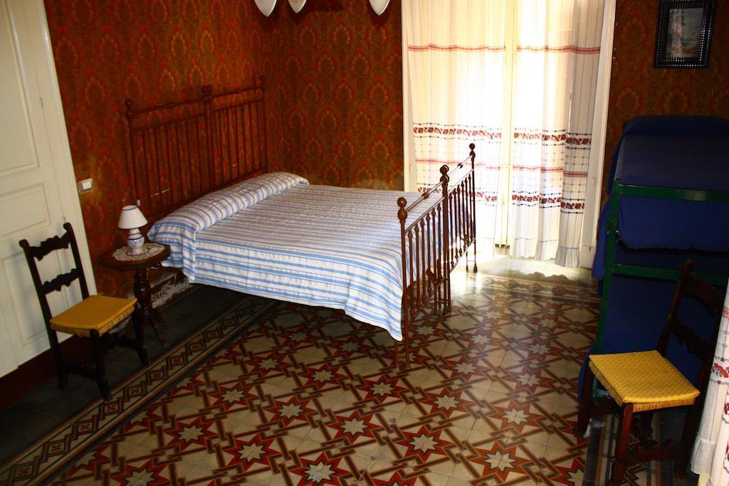 B&B Sotto I Pini Zafferana Etnea Habitación foto