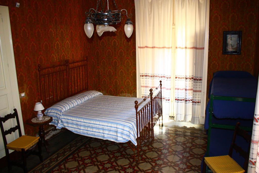 B&B Sotto I Pini Zafferana Etnea Habitación foto